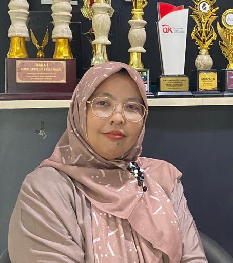 Krissantina Eferyn, S E., M.Ak.