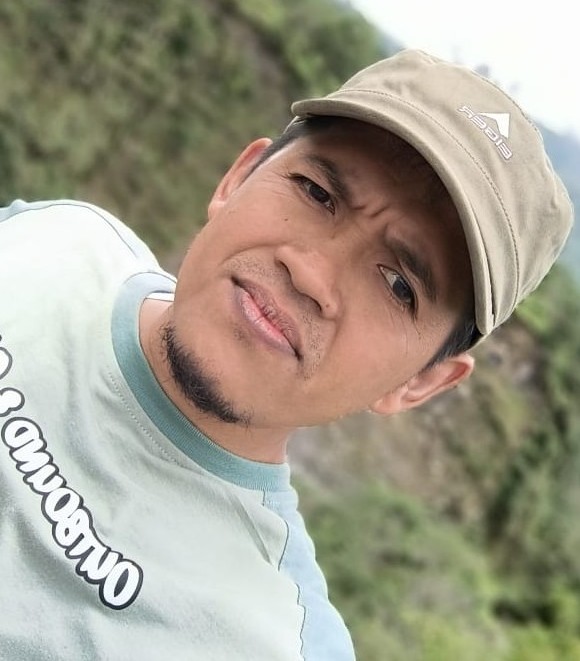 Tontowi Jauhari, S.Sos.,SE, MM.